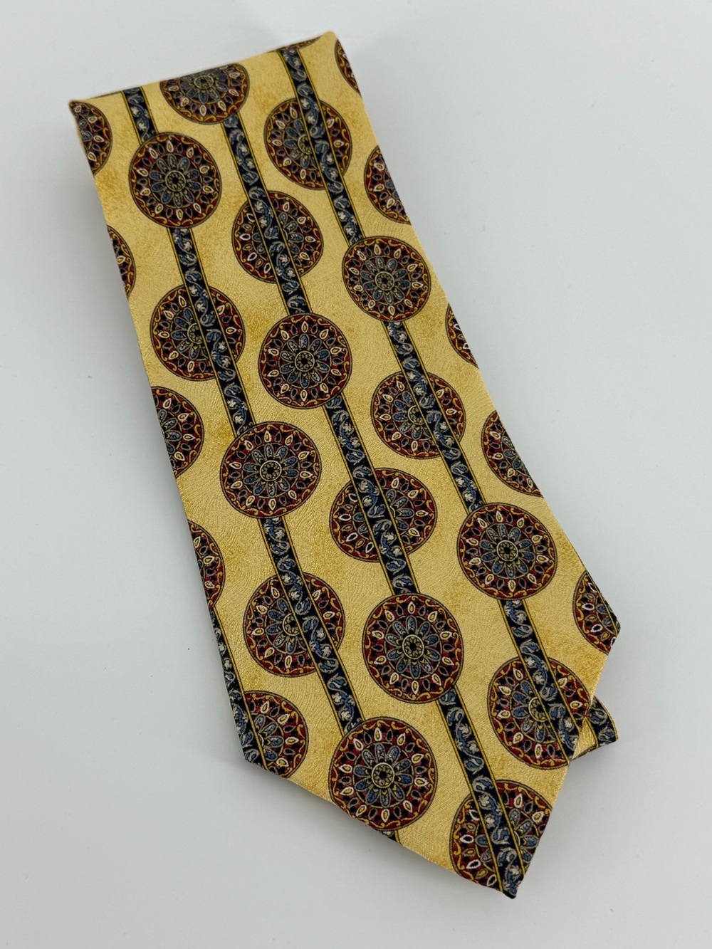 The Metropolitan Museum of Art Yellow Medallion Printed Silk Necktie